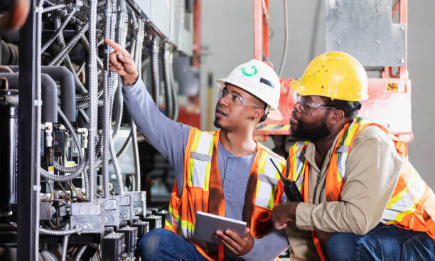 Best Affordable Emergency Electrician  in Oakdale, MN